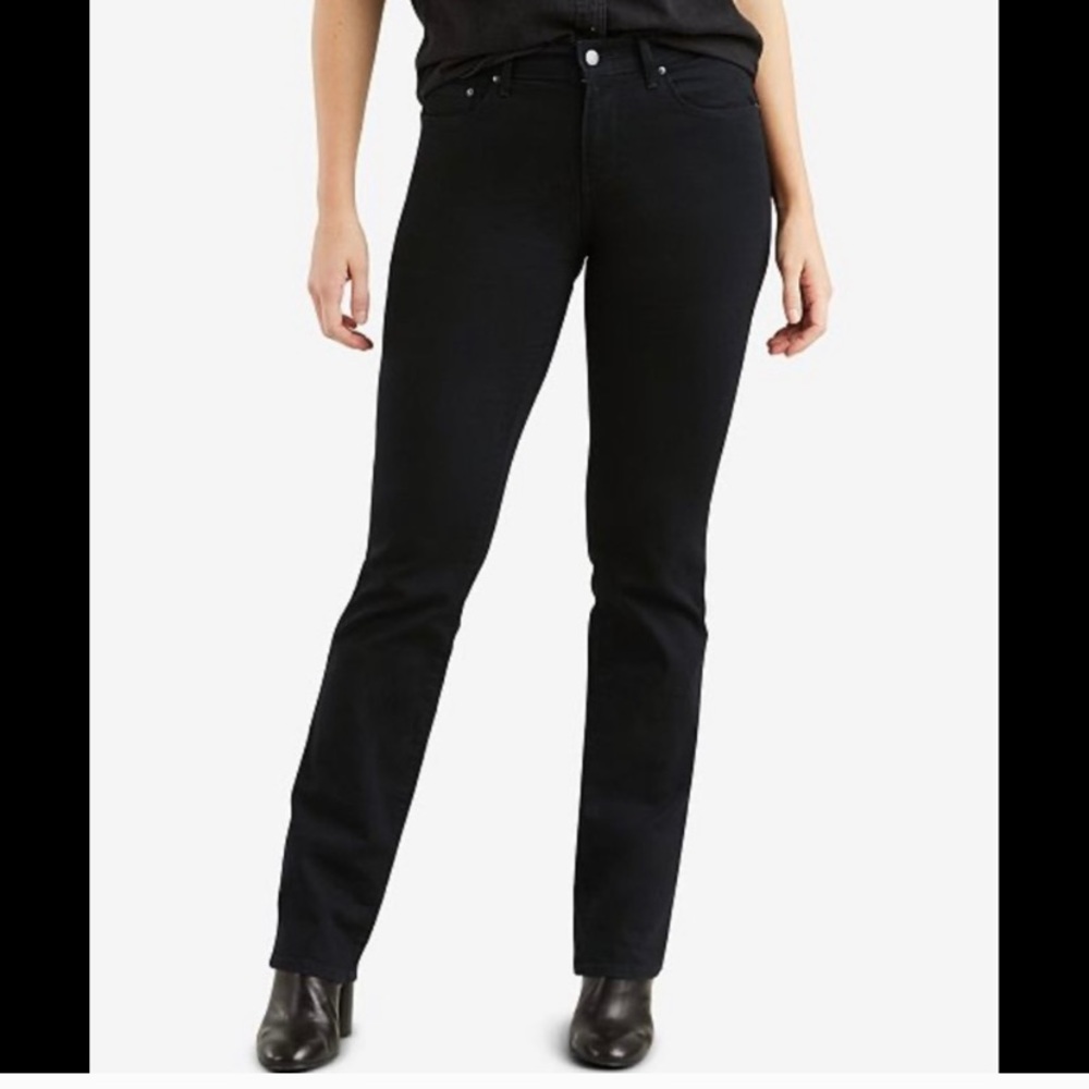 Women’s black 505 boot cut Levi’s size 27